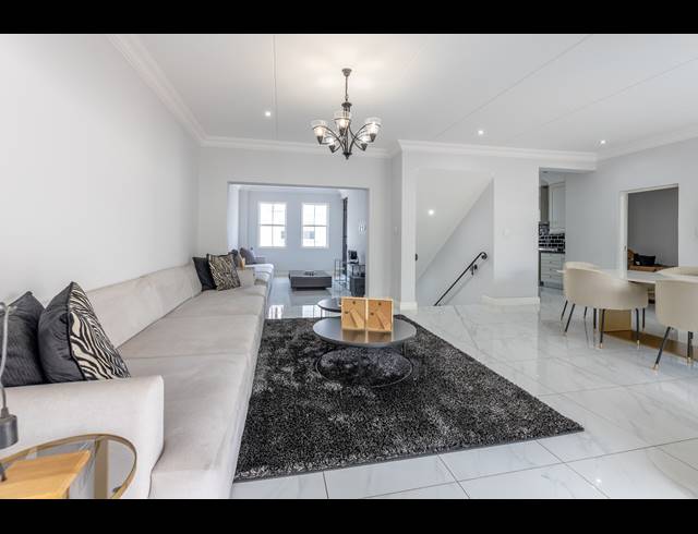 3 BEDROOM TOWNHOUSE FOR SALE IN BRYANSTON